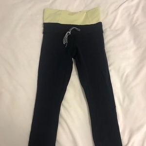 Navy Lulu lemon crop leggings